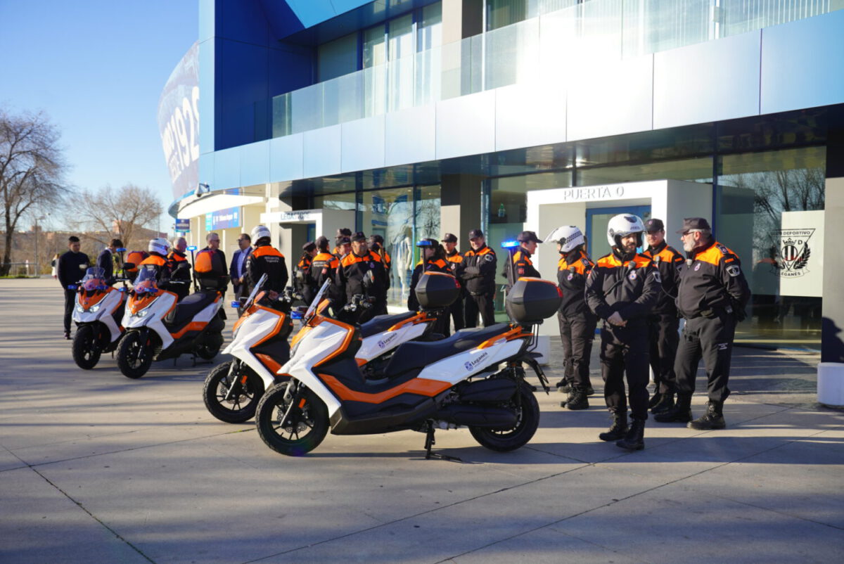 Protección Civil recibe nuevas motos de la Fundación del CD Leganés