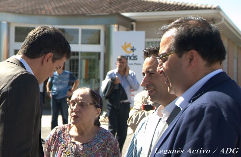 Pedro Sánchez se reúne con asociaciones de discapacitados en Leganés