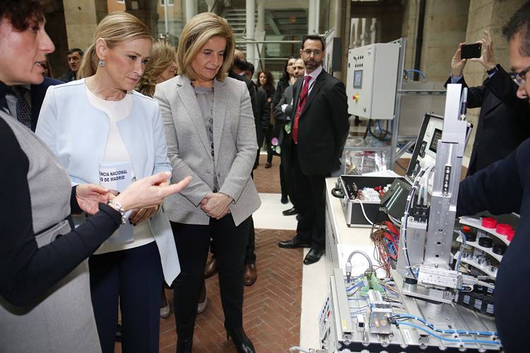 Cifuentes reafirma la necesidad de mantener la política económica que ha contribuido a crear empleo