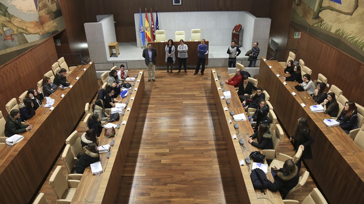 El alcalde de Leganés recibe a alumnos y profesores de la localidad italiana de Trieste