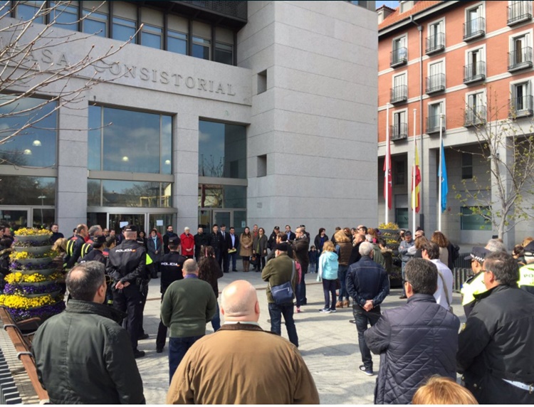 Concejales de Leganés guardan cinco minutos de silencio por las víctimas de Bélgica