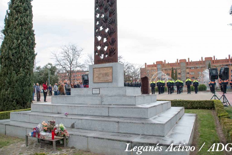 Leganés homenajea a los fallecidos el 11-M y en la explosión de Leganés Norte
