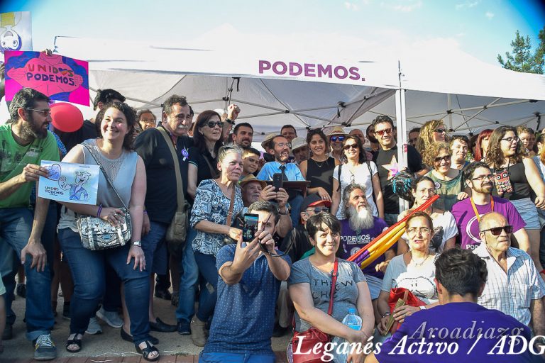 Pablo Echenique y Ramón Espinar se dan un baño de masas en Leganés