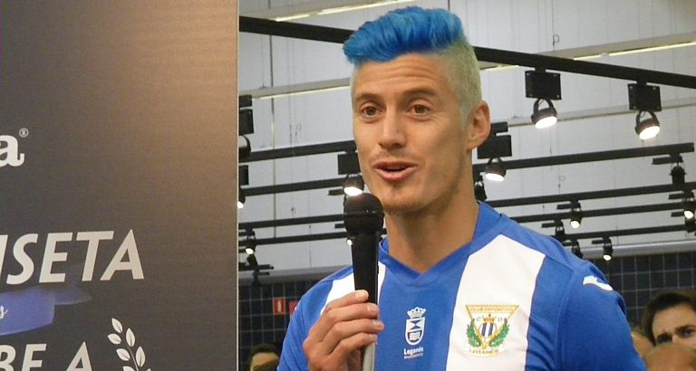 Martín Mantovani: “Demuestro la alegría que tengo con mi corte  de pelo”