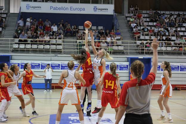 España sub 18 vence en el triangular contra Rusia y Holanda