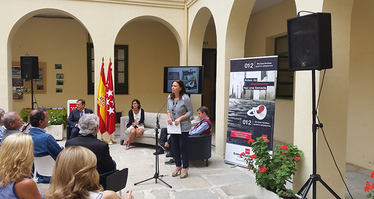 La Comunidad de Madrid lanza una campaña para evitar el abandono de bebés