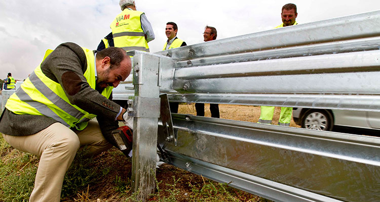El Plan de instalación de barreras de protección  para motoristas ya está ejecutado al 80%