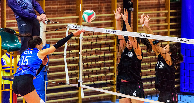Las chicas de Superliga 2 caen ante el Algar Surmenor