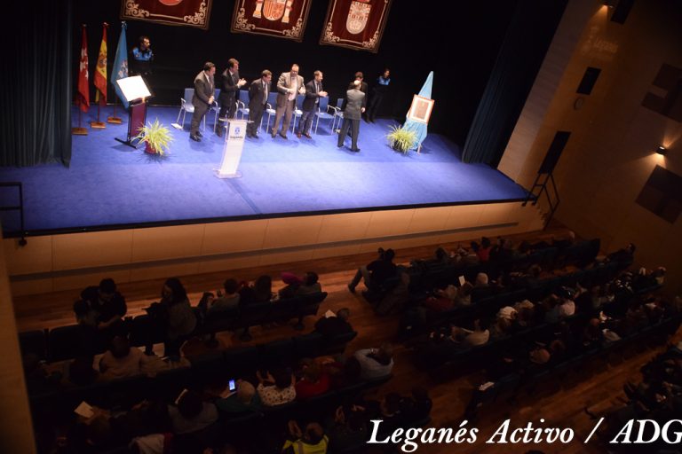 Leganés otorgó las medallas de la ciudad en su acto homenaje a la Constitución