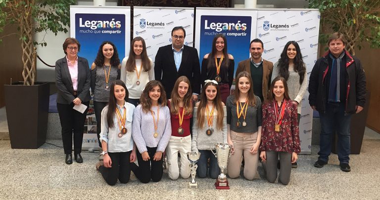 Alcalde y concejala reciben al Club de taekwondo Sánchez Élez-Sanabria tras proclamarse el mejor de España