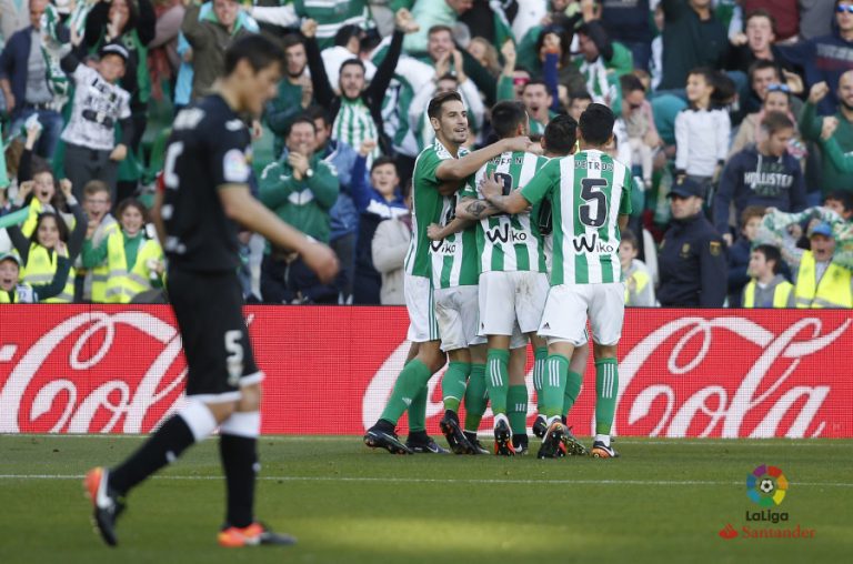 El Betis aprovecha los errores del Lega y se lleva el triunfo en el Villamarín