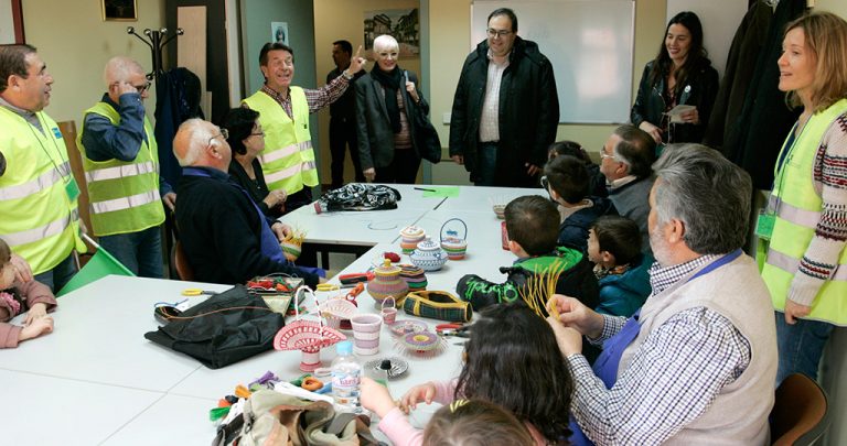 El Centro de Mayores Gregorio Marañón acogió un Encuentro Intergeneracional entre abuelos y nietos