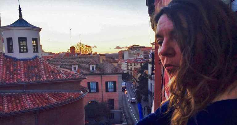 ‘Varados en el silencio’, la primera novela de la directora, productora y guionista Rosa Blas Traisac