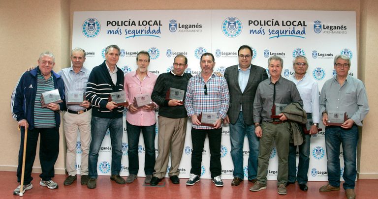 El Ayuntamiento homenajea a los Bomberos reconociendo la trayectoria de los jubilados y la labor de otros profesionales