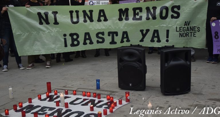 Decenas de personas se concentran en Leganés contra el maltrato por el Día de la Mujer