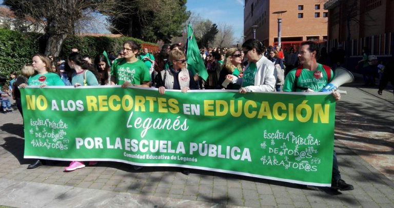 Centenares de vecinos se manifiestan por la educación pública en Leganés