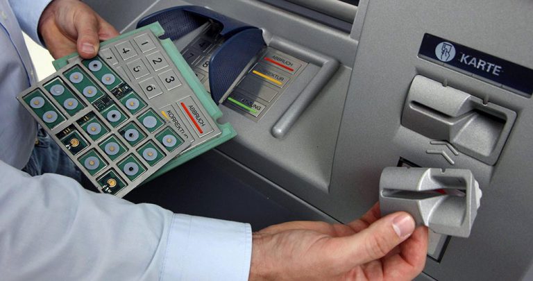 Policía Nacional detiene a dos especialistas en clonación de tarjetas que actuaban en Leganés y Fuenlabrada