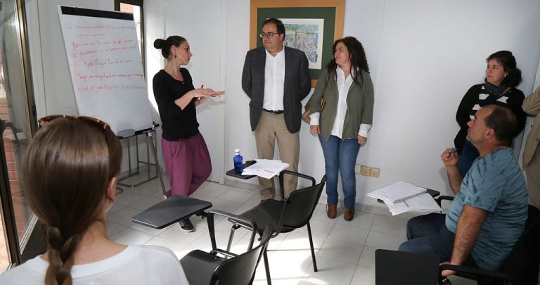 El alcalde y la concejala de Servicios Sociales conocen el trabajo que se realiza en el CEPI de Leganés