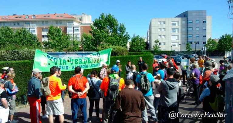 Más de 200 personas marchan por la creación de una Vía Verde que una Leganés y Madrid