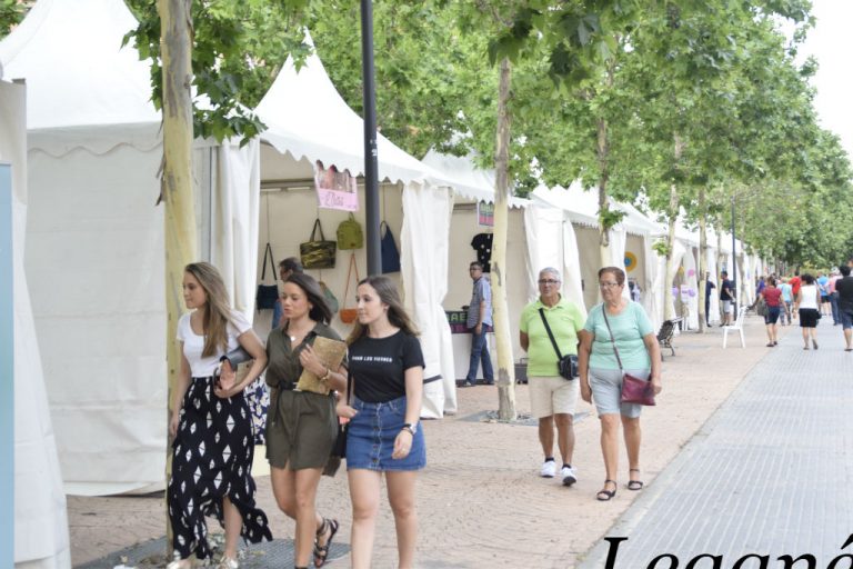 El comercio de Leganés celebra la iniciativa ‘Legamoda’ que ha sacado a las calles la moda local