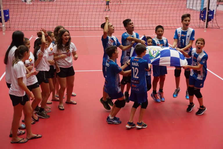 El Alevín Masculino de Voleibol, Campeón de España invicto en todas las competiciones jugadas durante el año