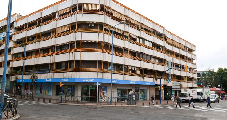 Ayuntamiento y comerciantes locales lanzan el cheque descuento ‘Sanabria II’ para la galería comercial