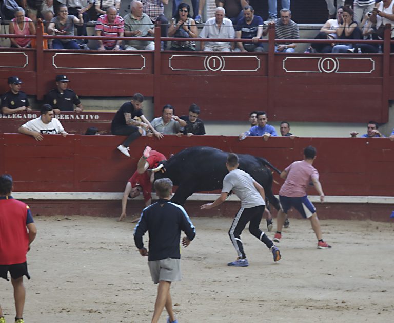 Dos heridos graves por asta de toro en el segundo encierro de Leganés