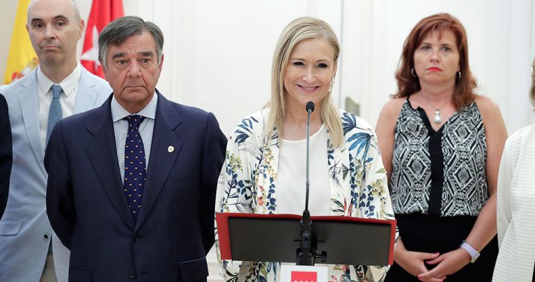Cifuentes apuesta por la profesionalización de la gestión sanitaria