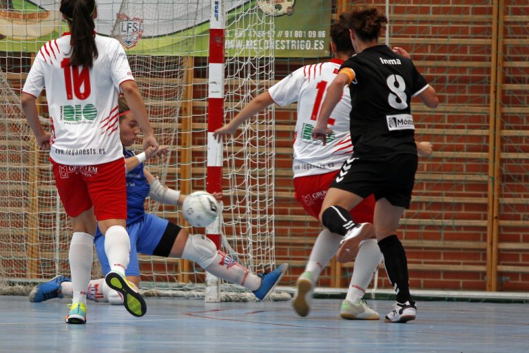 Fútbol sala: Las chicas buscan sin descanso su cuarta victoria consecutiva