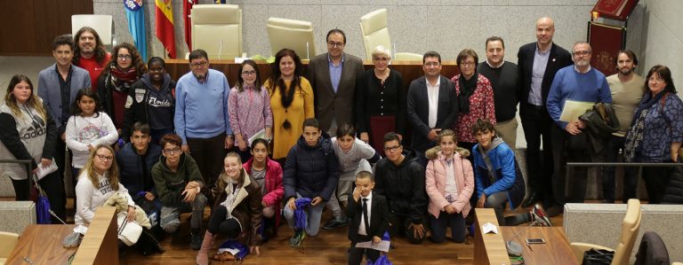 El alcalde y los concejales de Gobierno escuchan a los chicos y chicas de El Consejo de Infancia