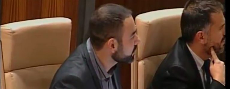 «Los policías tienen órdenes de no tramitar multas contra ciertos bares», denuncia ULEG
