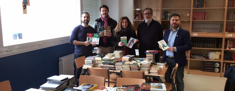 ULEG dona varios centenares de libros para la nueva biblioteca del instituto Rafael Frühbeck de Burgos
