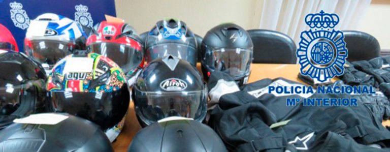 La Policía Nacional recupera 35 cascos de motocicleta que habían sido robados en Madrid