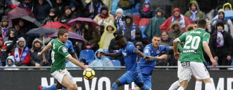 Fútbol: El CD Leganés saca un punto de un partido frío contra Getafe