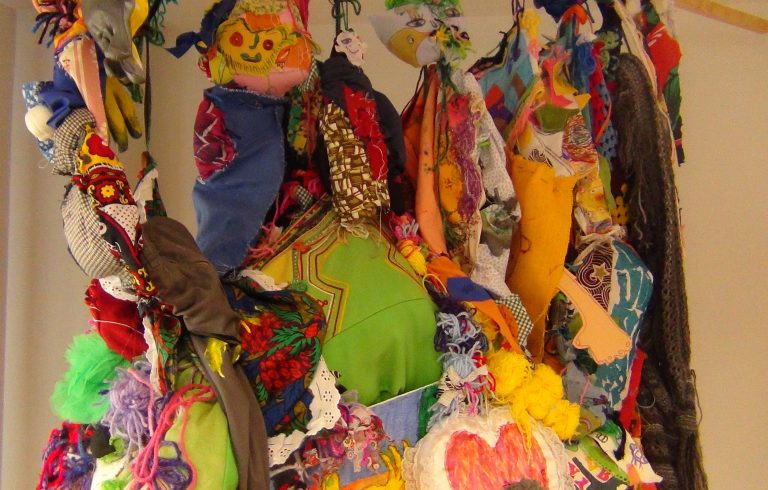 La obra artística ‘Pollo repollo’ realizada por usuarios de Esfera se expondrá en la Feria Art Madrid