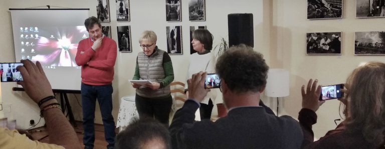 El Colectivo Fotográfico de Leganés entrega las ayudas obtenidas por la venta de obra artística solidaria