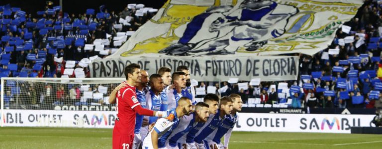 Fútbol: La afición de Leganés protesta contra el trato recibido en Sevilla