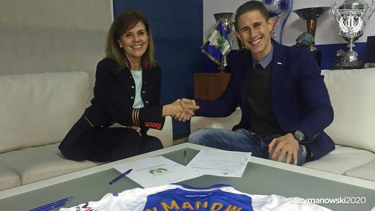Fútbol: Alexander Szymanowki, renovación y leyenda