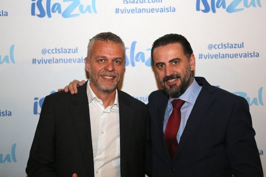 Andy Stalman con el director del CC Islazul, Florentino Fernández