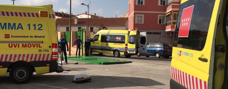 La conserje queda atrapada por una puerta de 300kgs en el CEIP La Inmaculada de Leganés
