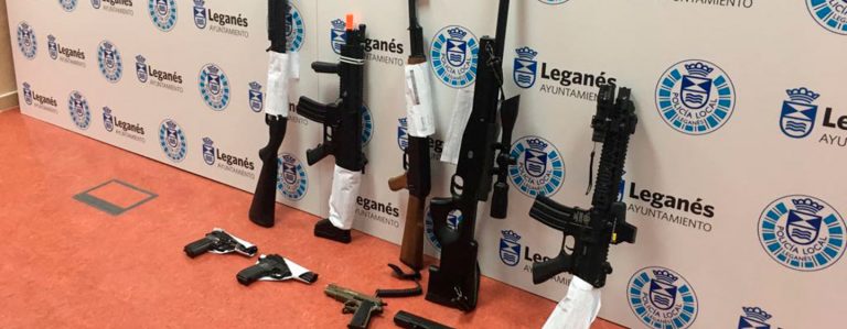 Policía Local requisa 9 armas de aire comprimido que eran transportadas por 4 jóvenes