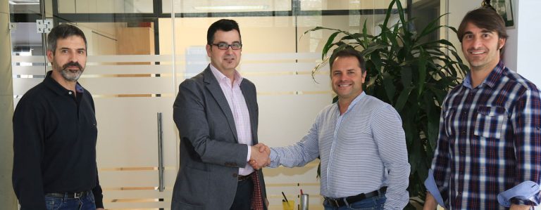 El Ayuntamiento firma un convenio con la Asociación Apicultura y Biodiversidad