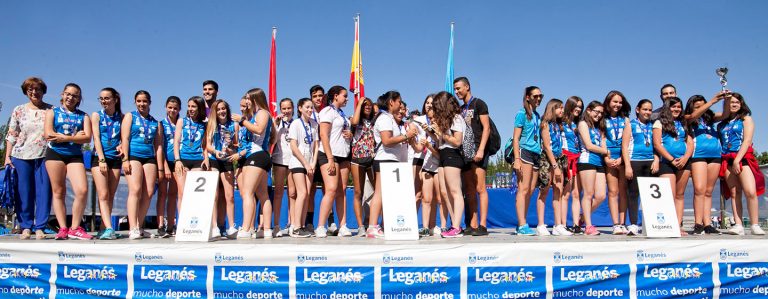 Acusan al alcalde de manipular una foto y el Ayuntamiento señala a la empresa de comunicación