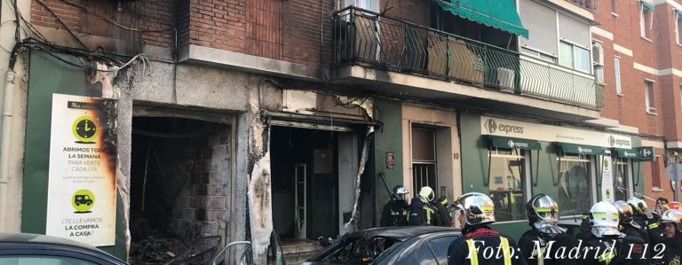 Video: Extinguen un incendio en un local comercial de La Fortuna de Leganés