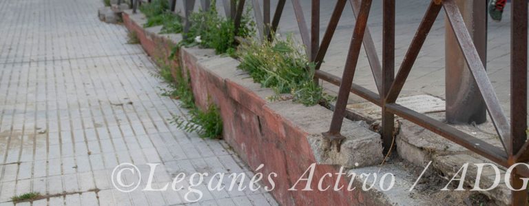 Vecinos piden reparación integral de la plaza de la calle Pedroches
