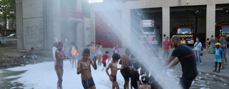 Niños y niñas saharauis aterrizan en Leganés para pasar unas ‘Vacaciones en paz’