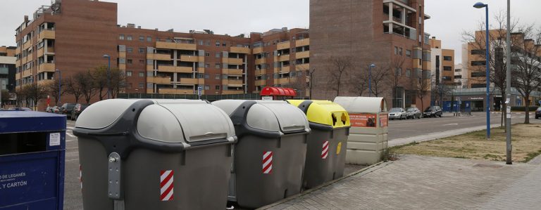 Detenida la presunta autora de los incendios de los cubos de basura en Leganés