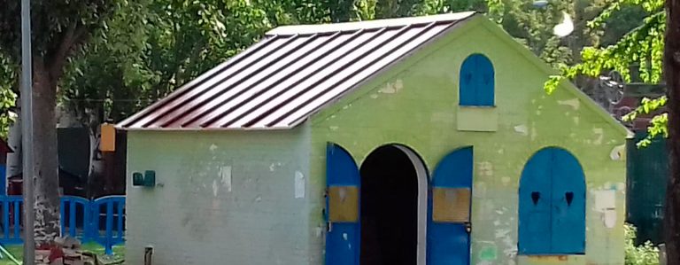 El Ayuntamiento retira la cubierta de la Escuela Infantil Jeromín que contenía amianto