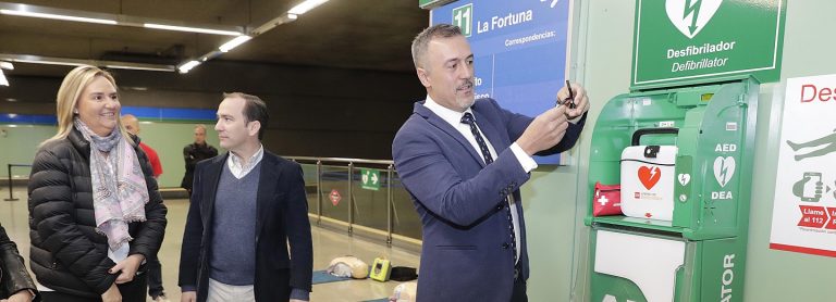 La Comunidad de Madrid finaliza la instalación de 259 desfibriladores en la red de Metro