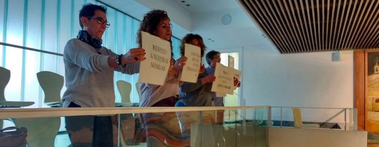 Trabajadores del Ayuntamiento de Leganés protestan por retrasos en sus nóminas y falta de vigilantes